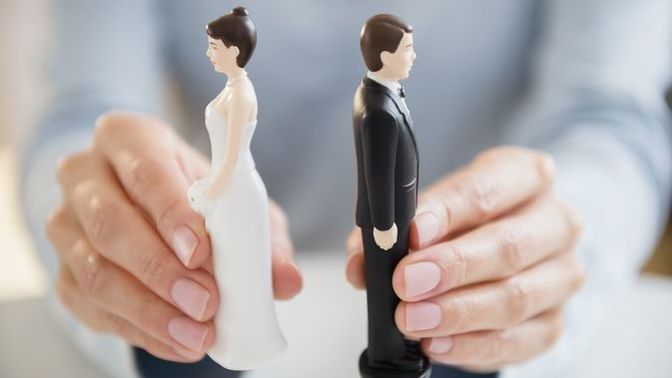 Do you think that all your friends you are seeing getting married will be divorced in their 40s?