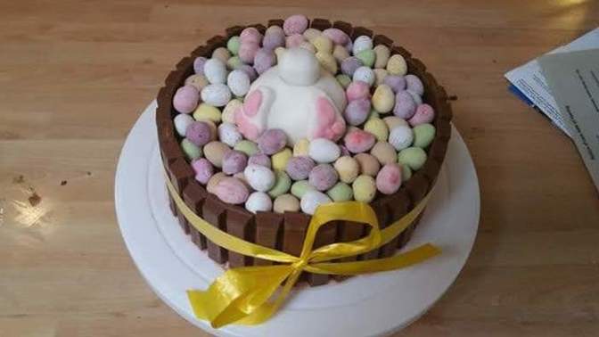 What do you think of the cake 🍰 I made for Easter?