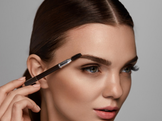 Girls, whats with the massive eyebrows? Ok, so a bit of a funny one today, why do you fill in your eyebrows to make them look HUGE?