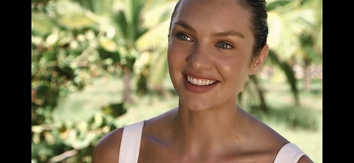 Which woman is more beautiful?