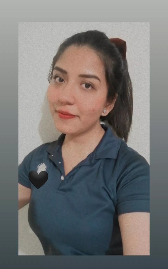 Can you describe this girl?