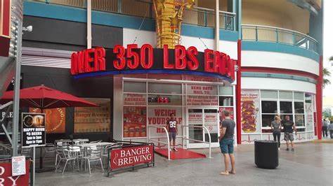 people over 350 pounds eat free