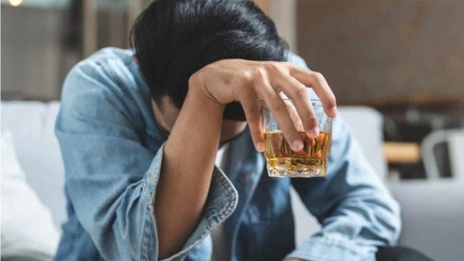 Who here has been affected by addiction either personally, with a family member, or both? What has been your experience?