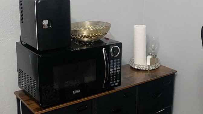 Poll- what color should my kitchen theme/decor be help? grey or white?