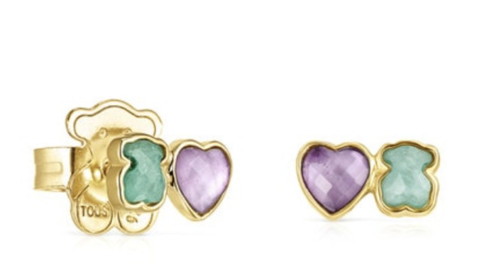Which of these accesories would you combine with this earrings?