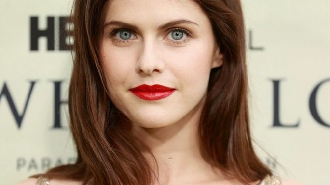 Do you find Alexandra Daddario attractive or pretty?