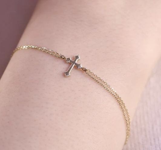 Which os this cross jewelry looks best for daily wearing?