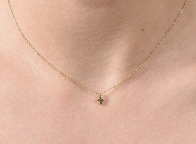 Which os this cross jewelry looks best for daily wearing?
