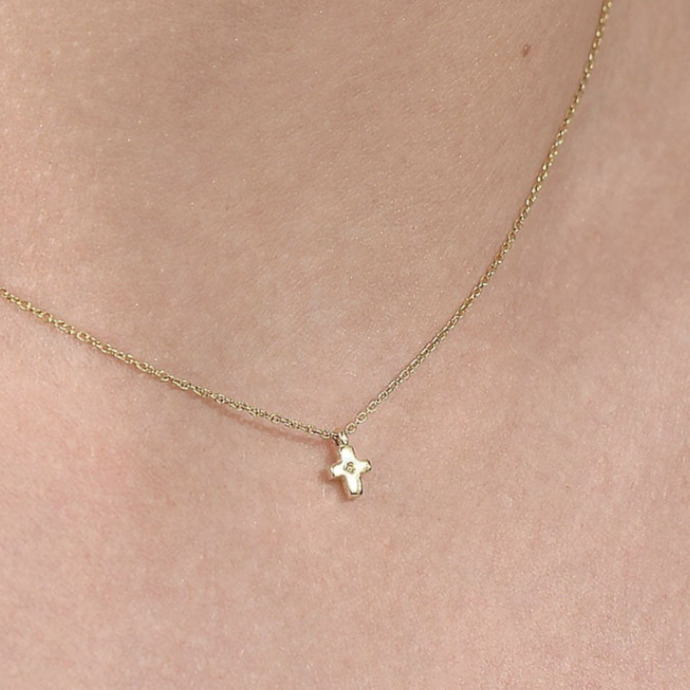 Which os this cross jewelry looks best for daily wearing?