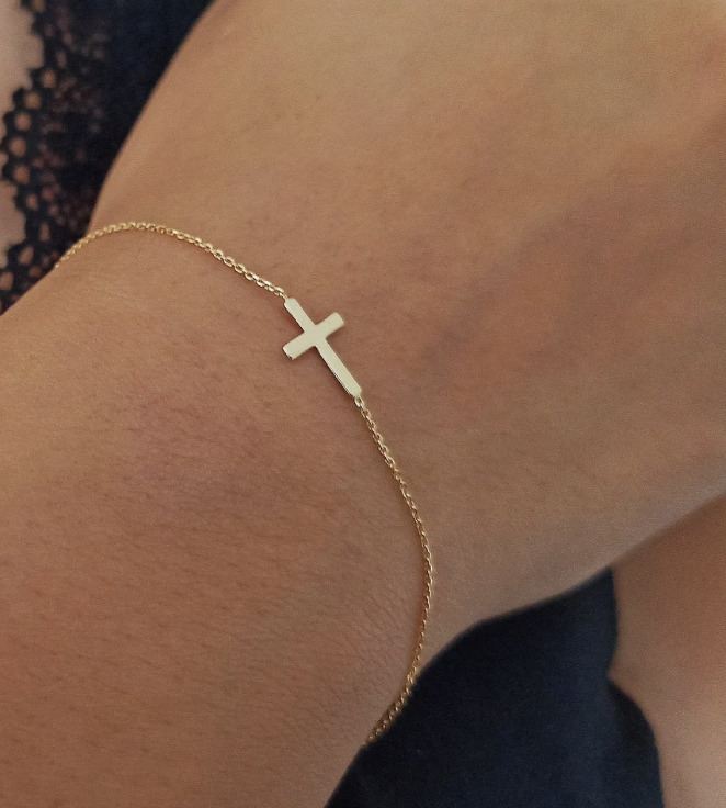 Which os this cross jewelry looks best for daily wearing?