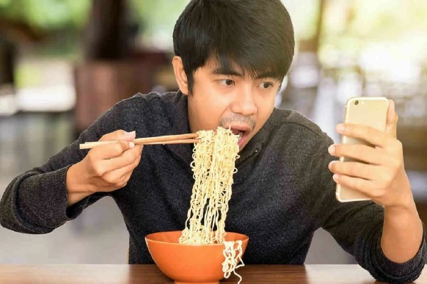 Why do the Chinese and Japanese eat a lot, but do not get fat?
