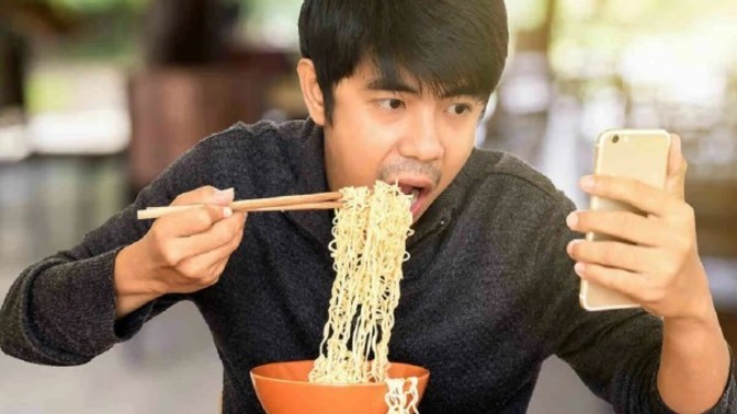 Why do the Chinese and Japanese eat a lot, but do not get fat?