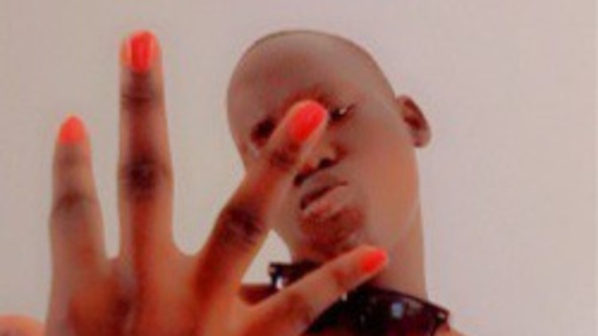 What are the disadvantages and advantages of growing long natural nails?