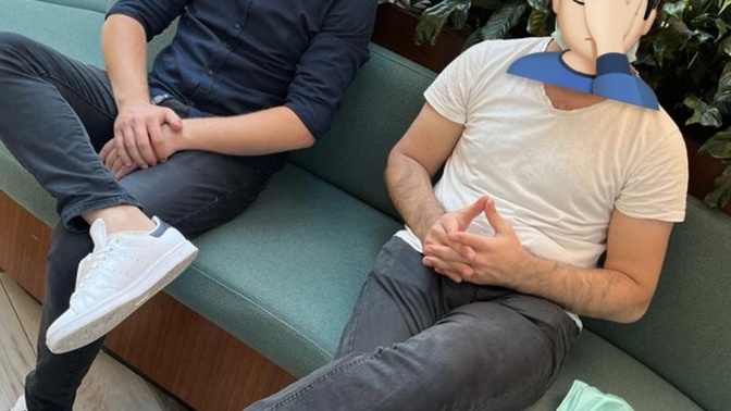 Blond man or brunette man?