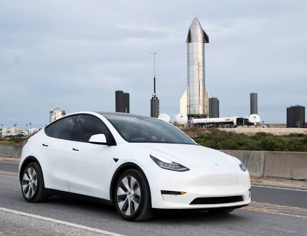 Do you think Teslas look like a Porsche rip off 🤔?