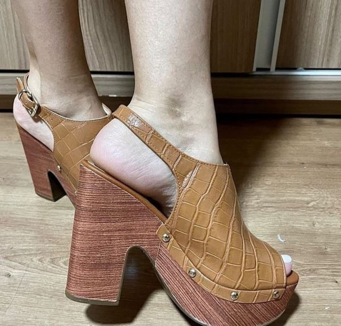 Do you like wooden in footwear?