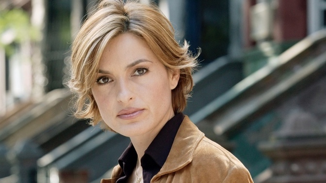 What’s your favorite detective benson hairstyle?