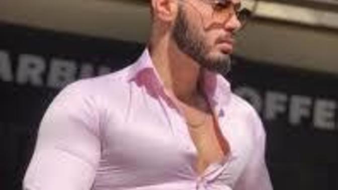 Ladies do you like to see men wearing revealing outfit?