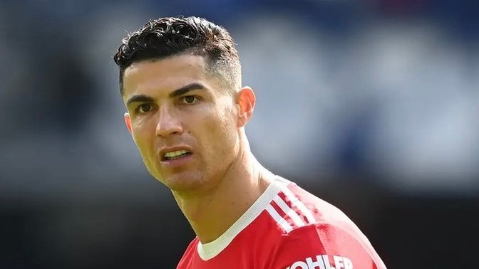Would you date Cristiano Ronaldo if he were single?