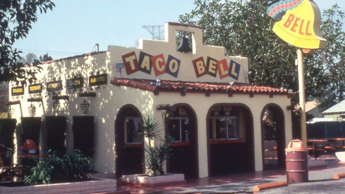Taco Bell is bringing back Mexican Pizza. Does this make you wanna go back to Taco Bell?