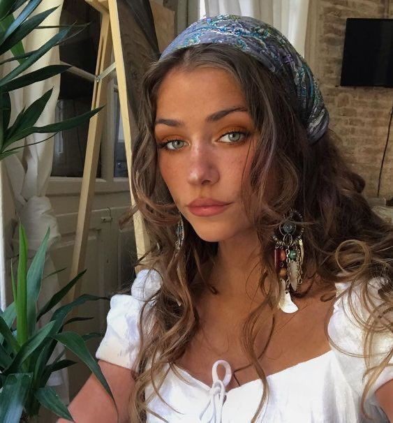 Do you like hair accessories on girls?