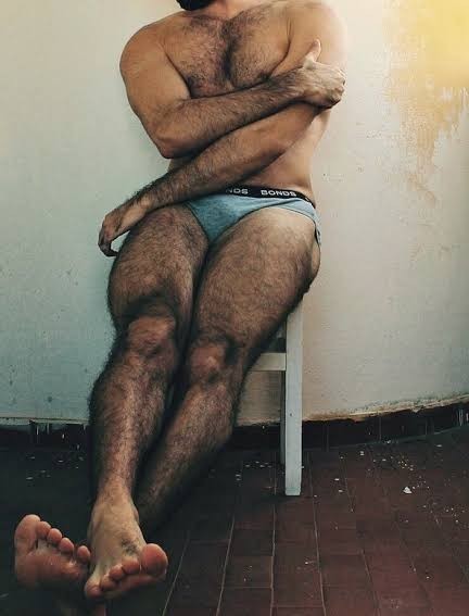 What type of male body and legs do you find appealing and attractive?