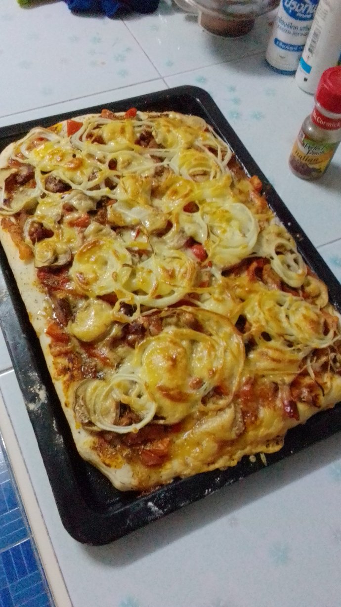 Can you eat a box of pizza by yourself 🍕🥴?