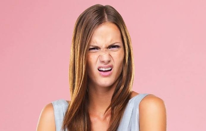 What are turn off s for u as a women (while dating a guy ) ?