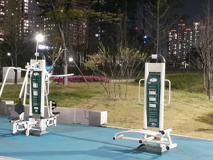 Outdoor Exercise Equipment
