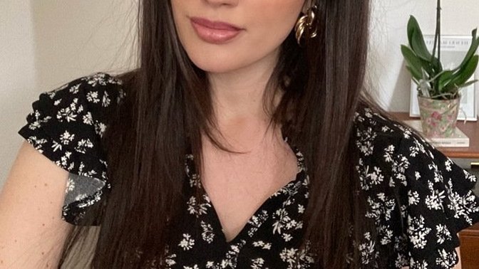 How does this girl look in your honest opinion?