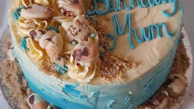 What do you think of the cake 🎂 I made? For my mum for her birthday today?