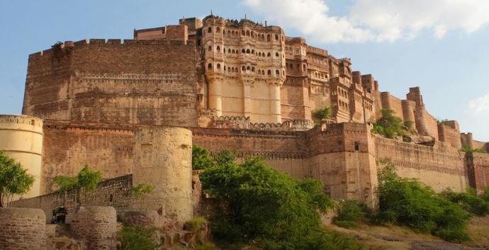 How many of you would like to visit this place?