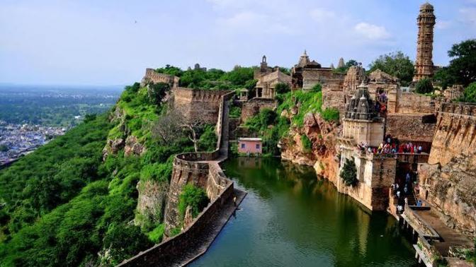 How many of you would like to visit this place?