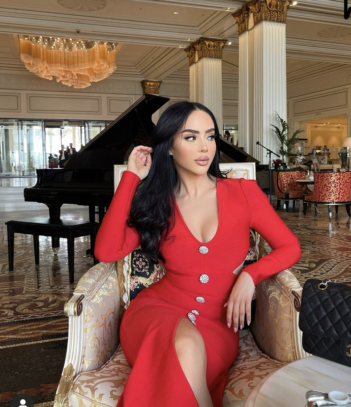 Does she have unique and ethereal beauty that stands out from others?