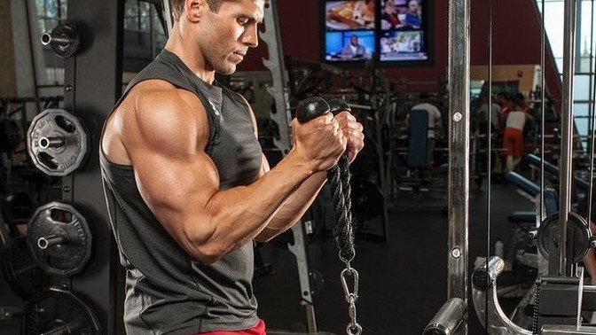 Girls do you actually find a guy with big muscular arms appealing? Do you pay attention to that?