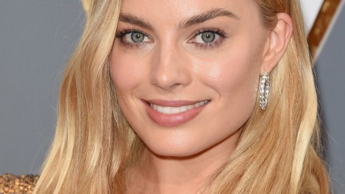 Margot Robbie vs Yvonne Strahovski - who's more attractive?