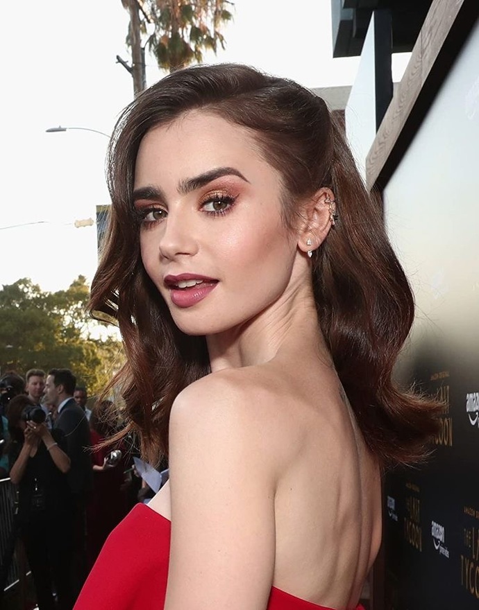 Do you think actress Lily Collins is pretty?