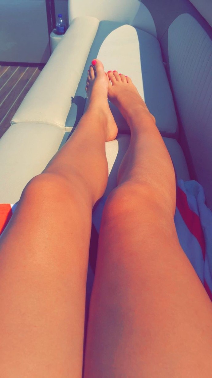 How to overcome my attraction towards legs of women?