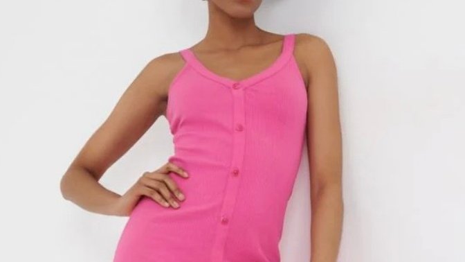 Is that a pretty dress?