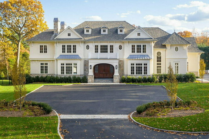 Not my house by the way. Looks nice though 😍