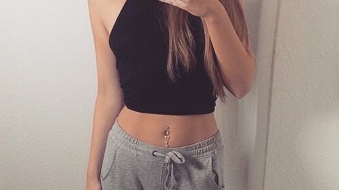 Are bellybutton piercings in fashion nowadays?