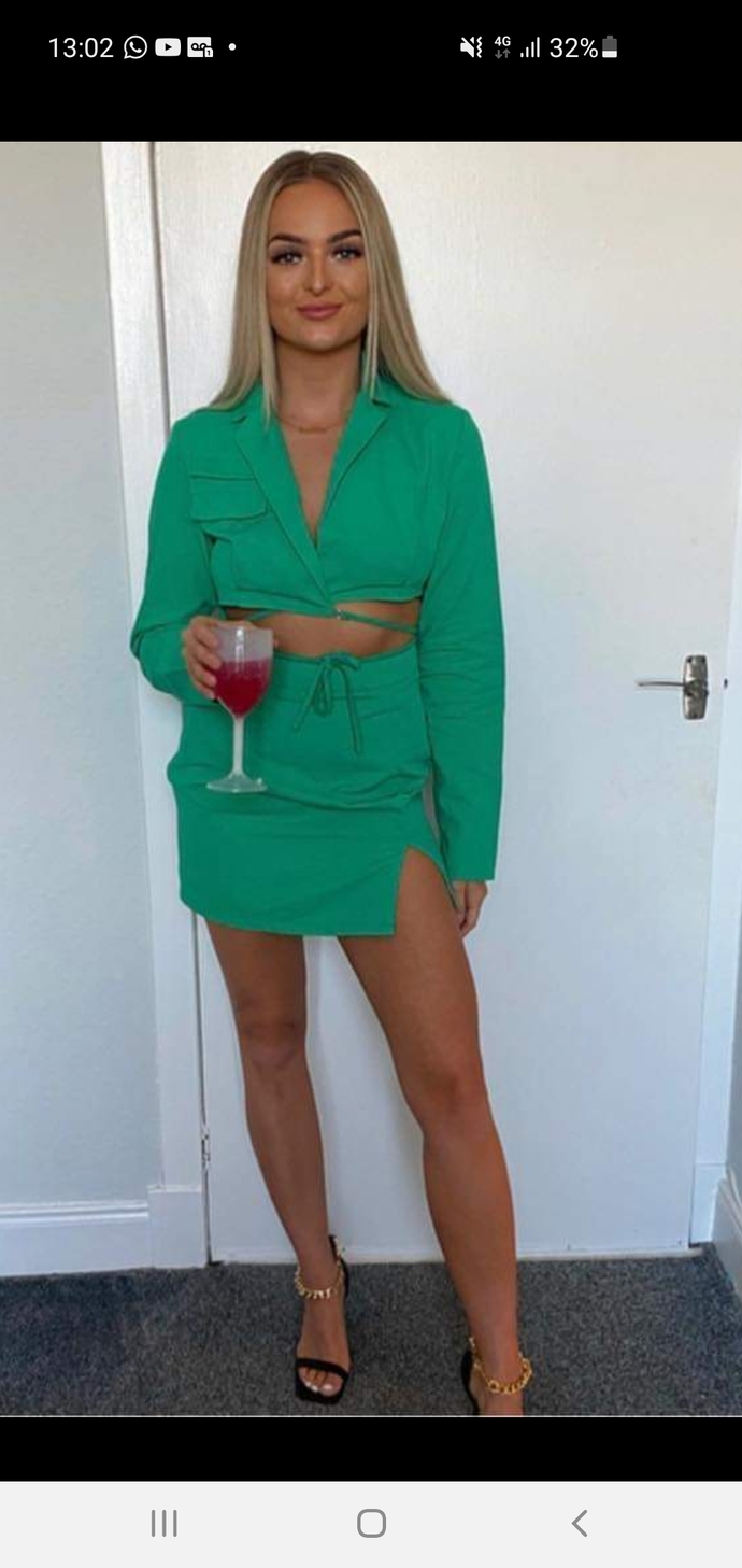In the UK girls are so glammed up do I need to copy them to get guys?