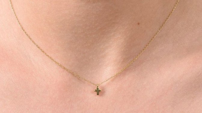 Which piece looks best for daily wear as a Christian motive jewerly?