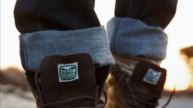 Is rolling up your pants leg now the style?