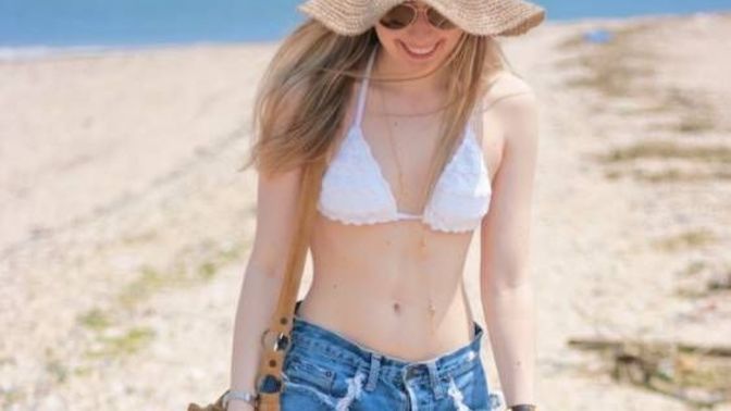 Since summer is coming up which is more appealing to you (the tan beach girl or the pale beach girl)?