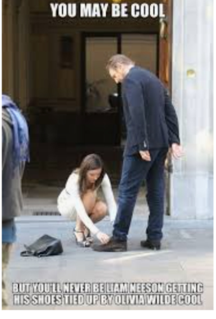 You See A Man Bending Down Tying A Womans Shoe: Do you think Simp/Chad🙄 or Gentleman?