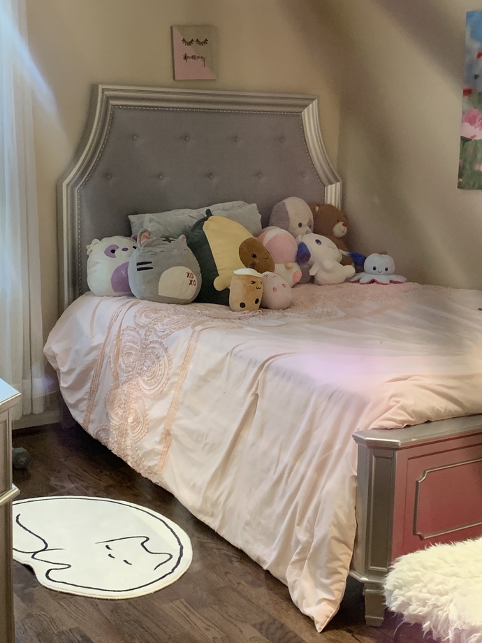 Thoughts on my room (I organized my makeup vanity)?