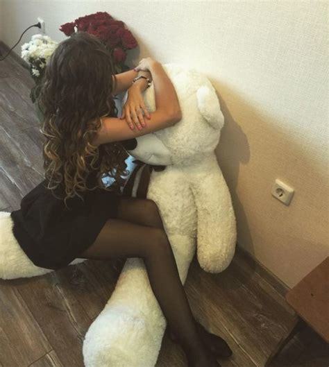 Is it easy to keep a girl happy and loved?