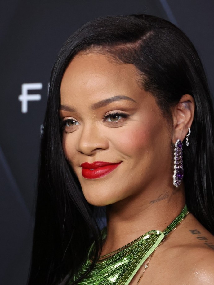 Name some celebs that you currently or used to crush on?