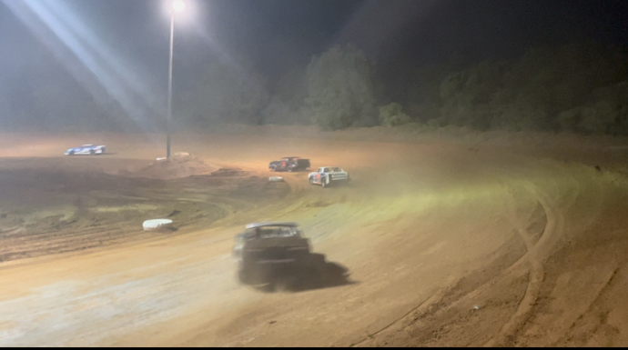 Who loves Dirt Track Racing?